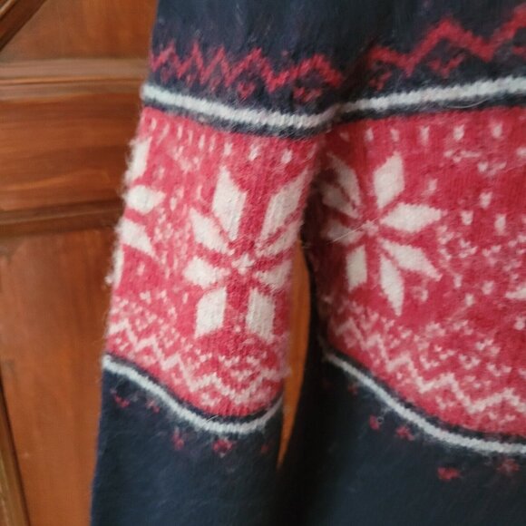 Navy Blue Wool Blend Nordic Sweater With Snowflake Pattern & Zip Collar - Picture 4 of 7